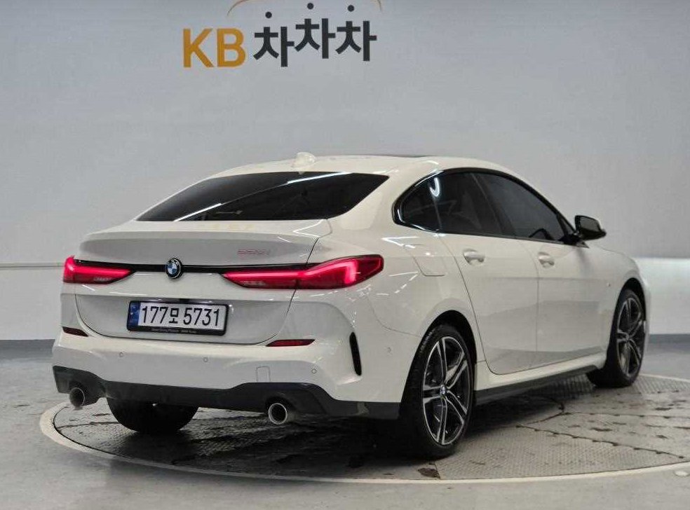 BMW 2시리즈 220i M 스포츠 사진 3