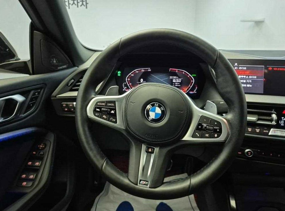 BMW 2시리즈 220i M 스포츠 사진 9