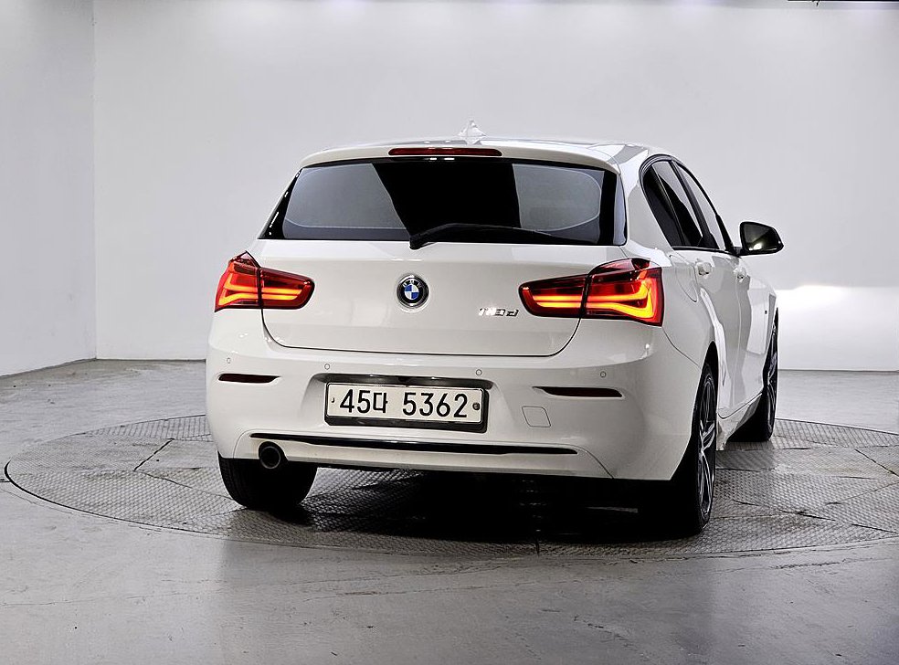BMW 1시리즈 118d 스포츠 사진 3