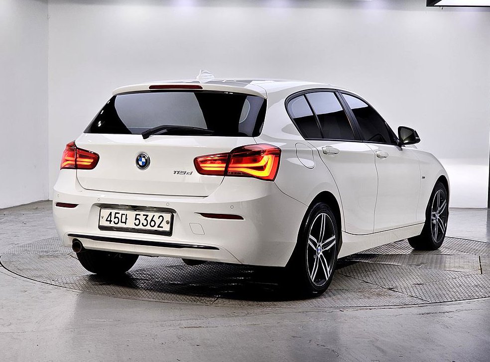 BMW 1시리즈 118d 스포츠 사진 4