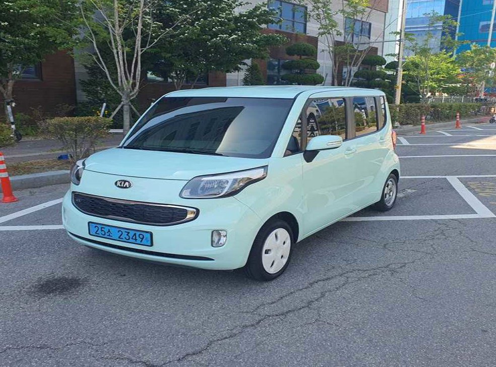기아 레이 EV 사진 2