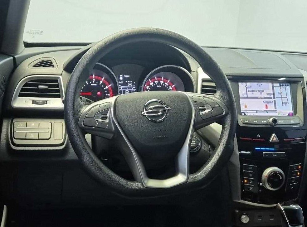 KG모빌리티(쌍용)  티볼리 2WD 가솔린 VX 사진 9