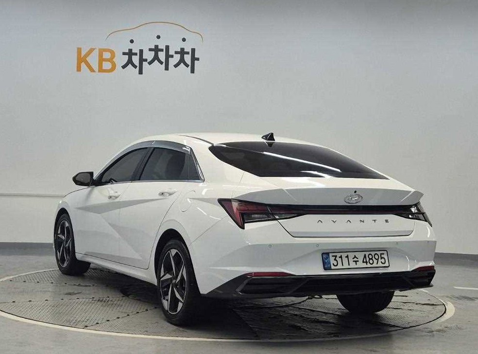 현대 아반떼 1.6 인스퍼레이션 사진 2