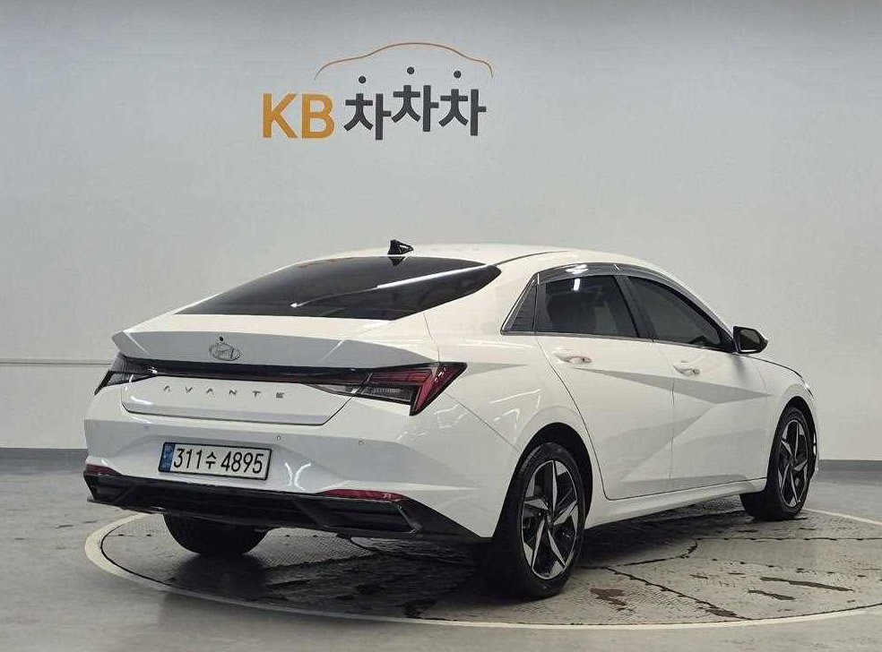 현대 아반떼 1.6 인스퍼레이션 사진 3