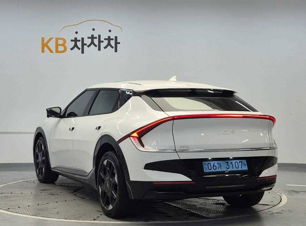 기아 EV6 롱레인지 2WD 사진 2