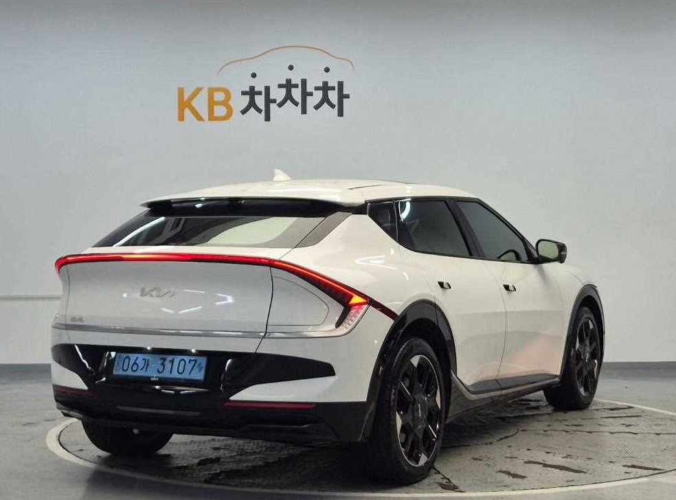 기아 EV6 롱레인지 2WD 사진 3