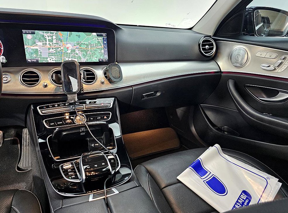 벤츠 E 클래스 E300 AMG LINE 사진 10