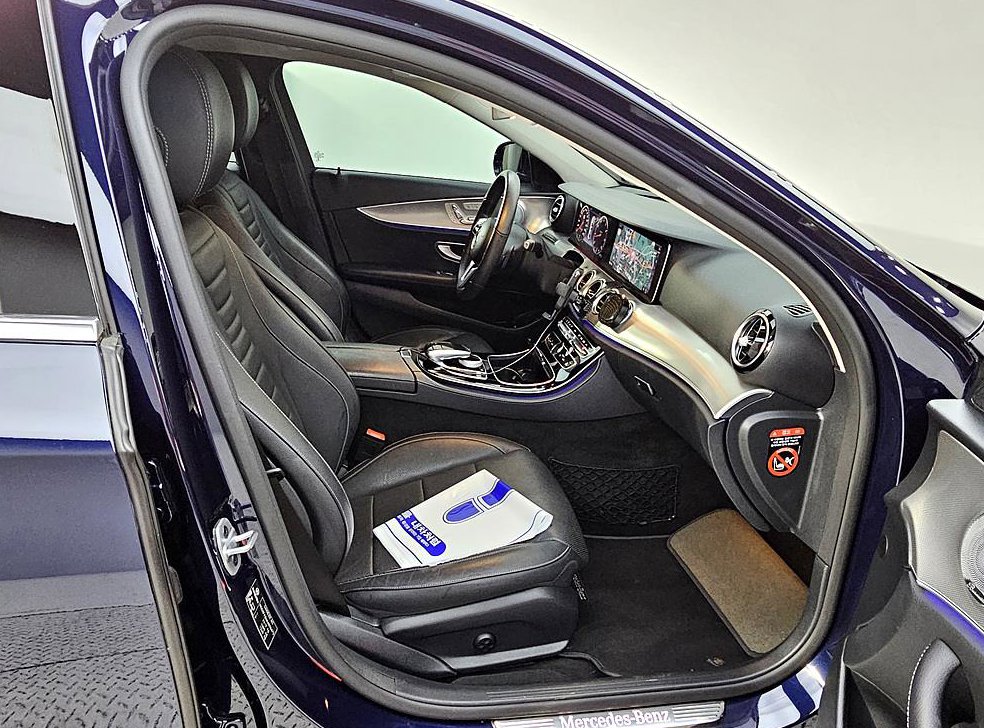 벤츠 E 클래스 E300 AMG LINE 사진 11