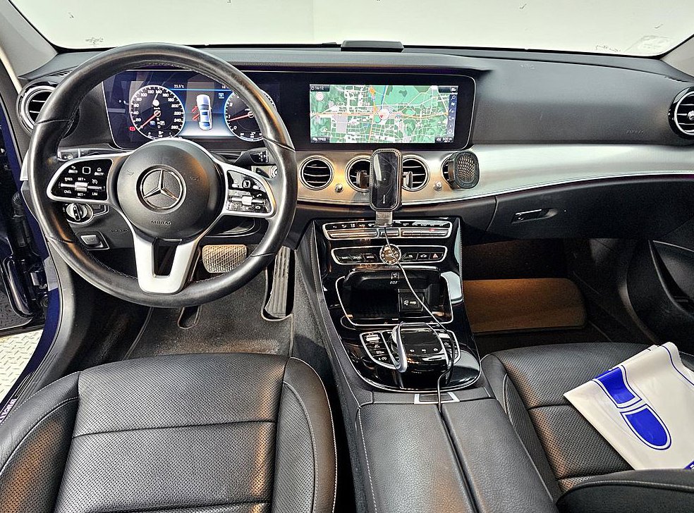 벤츠 E 클래스 E300 AMG LINE 사진 5
