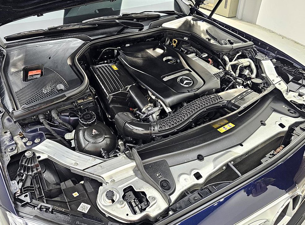 벤츠 E 클래스 E300 AMG LINE 사진 6