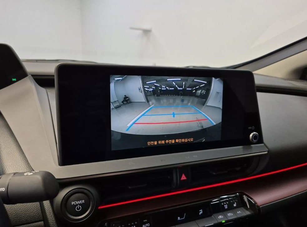 토요타 프리우스 2.0 PHEV XSE 사진 15