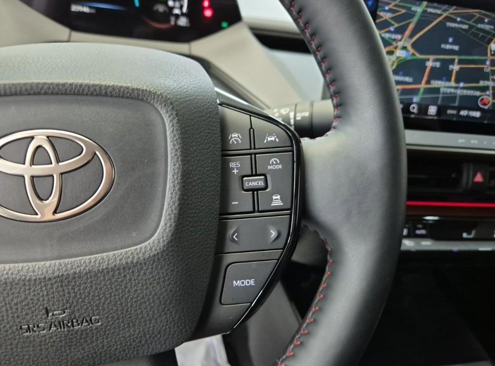 토요타 프리우스 2.0 PHEV XSE 사진 17