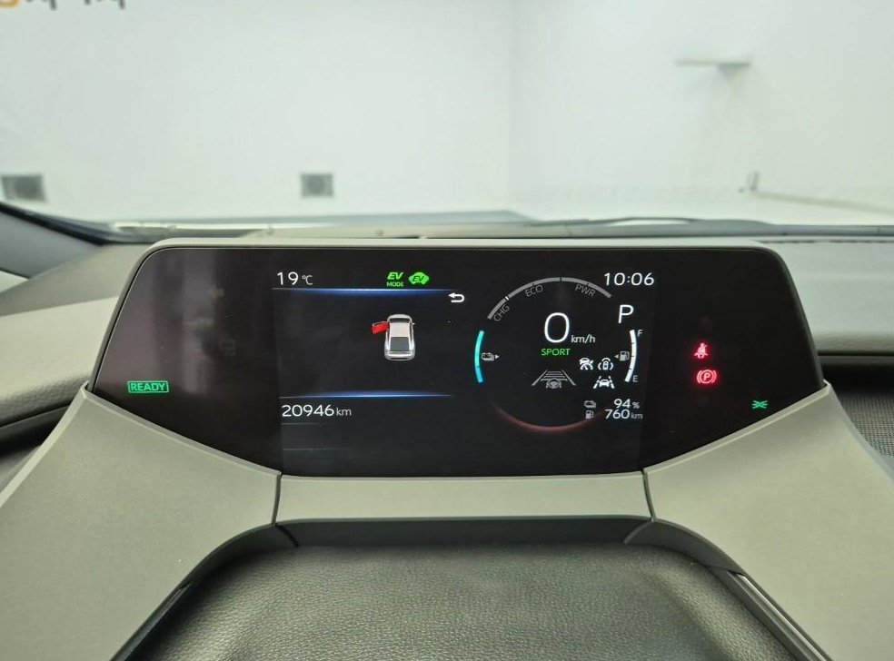 토요타 프리우스 2.0 PHEV XSE 사진 6