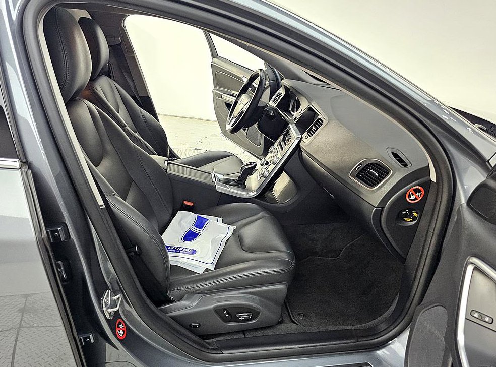 볼보 S60 D3 사진 11