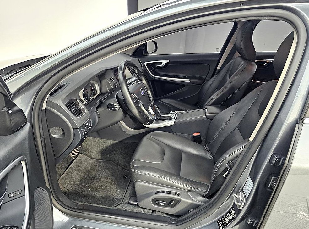 볼보 S60 D3 사진 8
