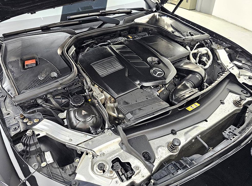 벤츠 CLS 클래스 CLS 300d AMG Line 사진 6