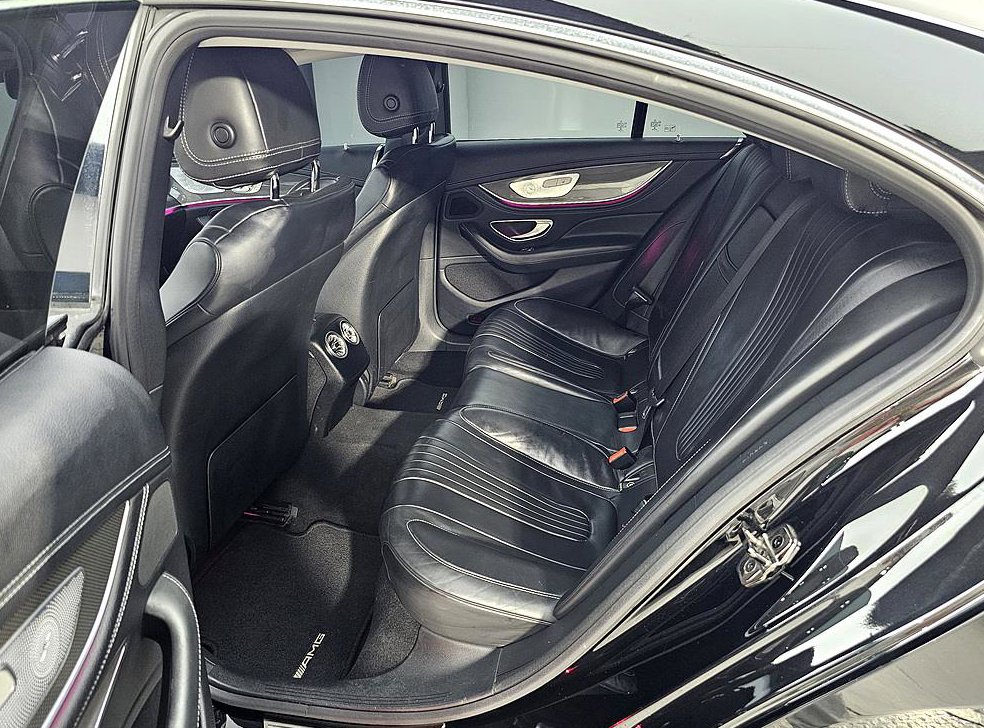 벤츠 CLS 클래스 CLS 300d AMG Line 사진 9