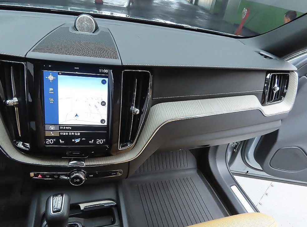 볼보 XC60 D5 AWD 인스크립션 사진 14