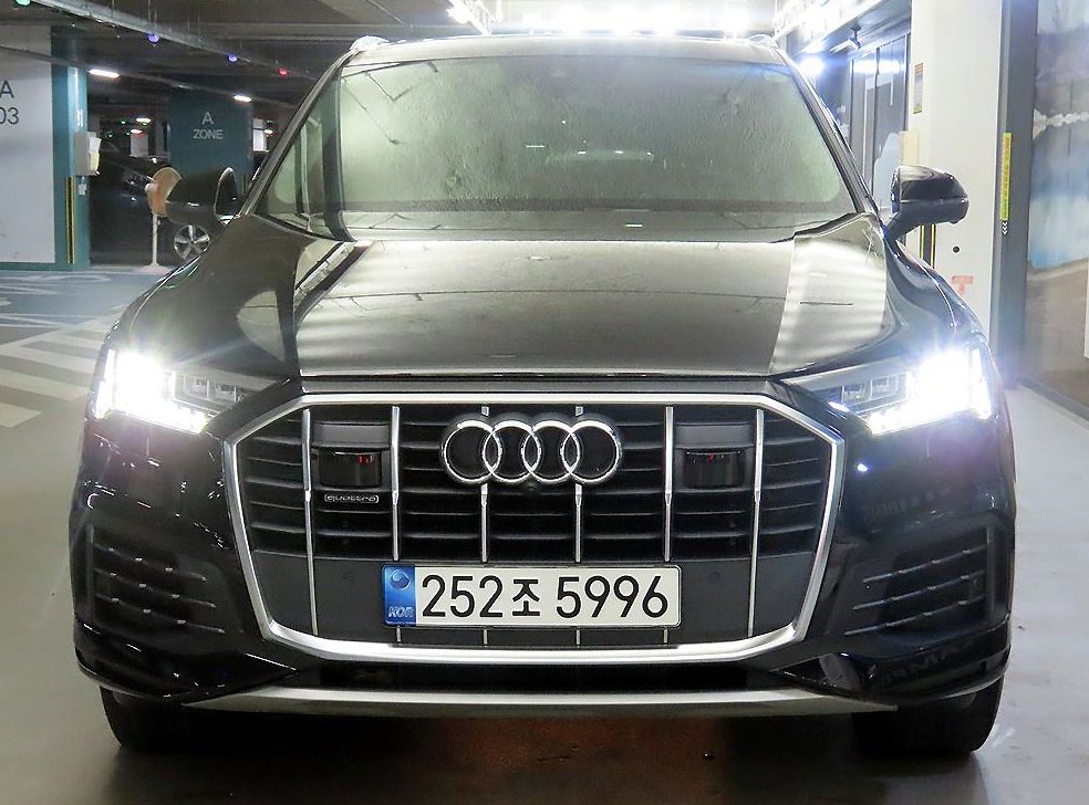 아우디 Q7 45 TDI 콰트로 사진 2