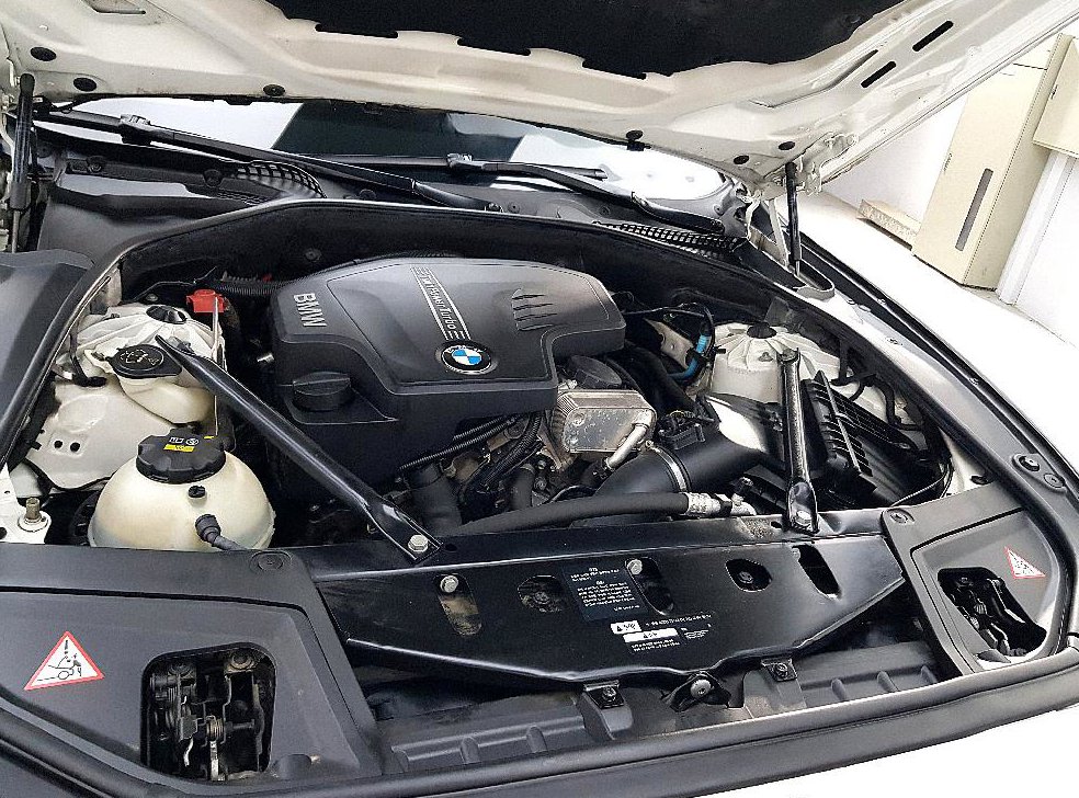 BMW 5시리즈 528i M 에어로 다이나믹 사진 6