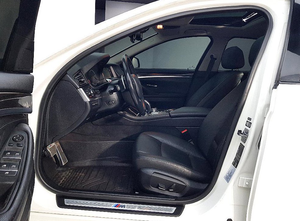 BMW 5시리즈 528i M 에어로 다이나믹 사진 8