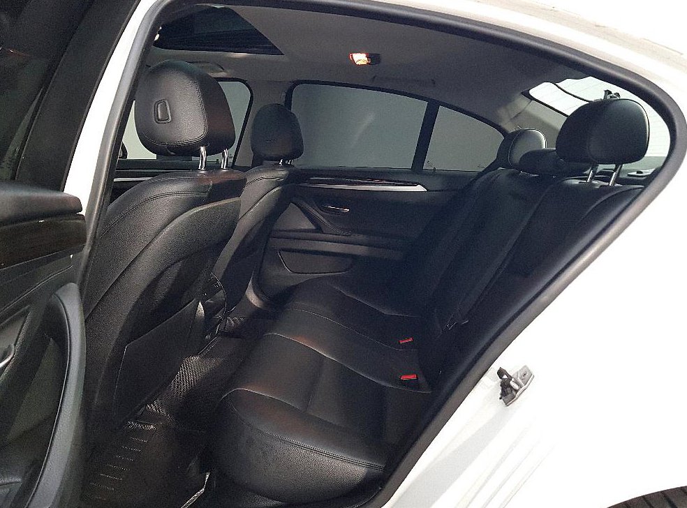 BMW 5시리즈 528i M 에어로 다이나믹 사진 9