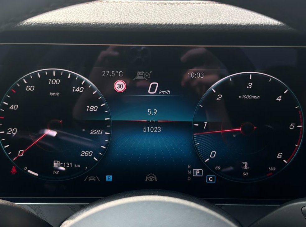 벤츠 E 클래스 E220d 4MATIC AMG라인 사진 7