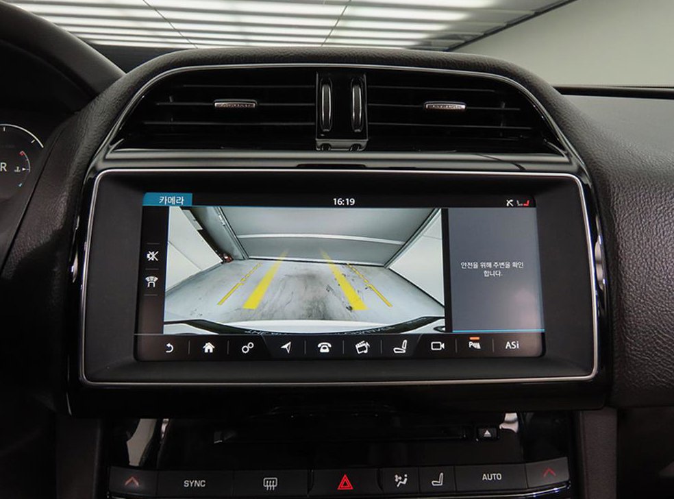 재규어 F-PACE 20d 프레스티지 사진 12