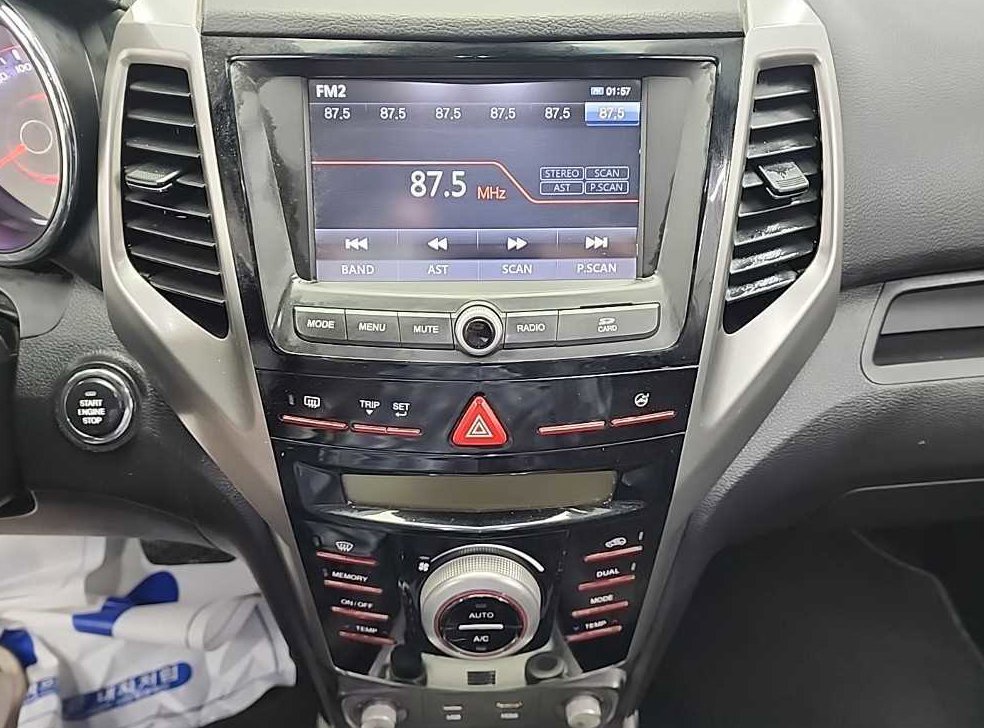KG모빌리티(쌍용)  티볼리 가솔린 2WD 1.6 LX 사진 10