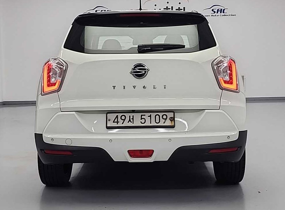 KG모빌리티(쌍용)  티볼리 가솔린 2WD 1.6 LX 사진 3