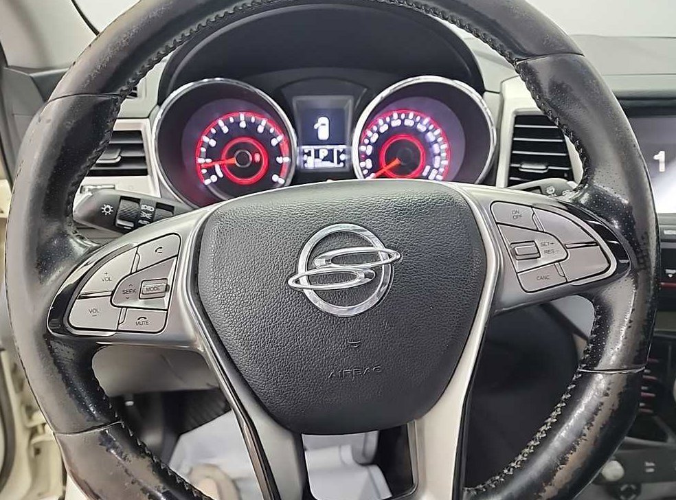 KG모빌리티(쌍용)  티볼리 가솔린 2WD 1.6 LX 사진 9