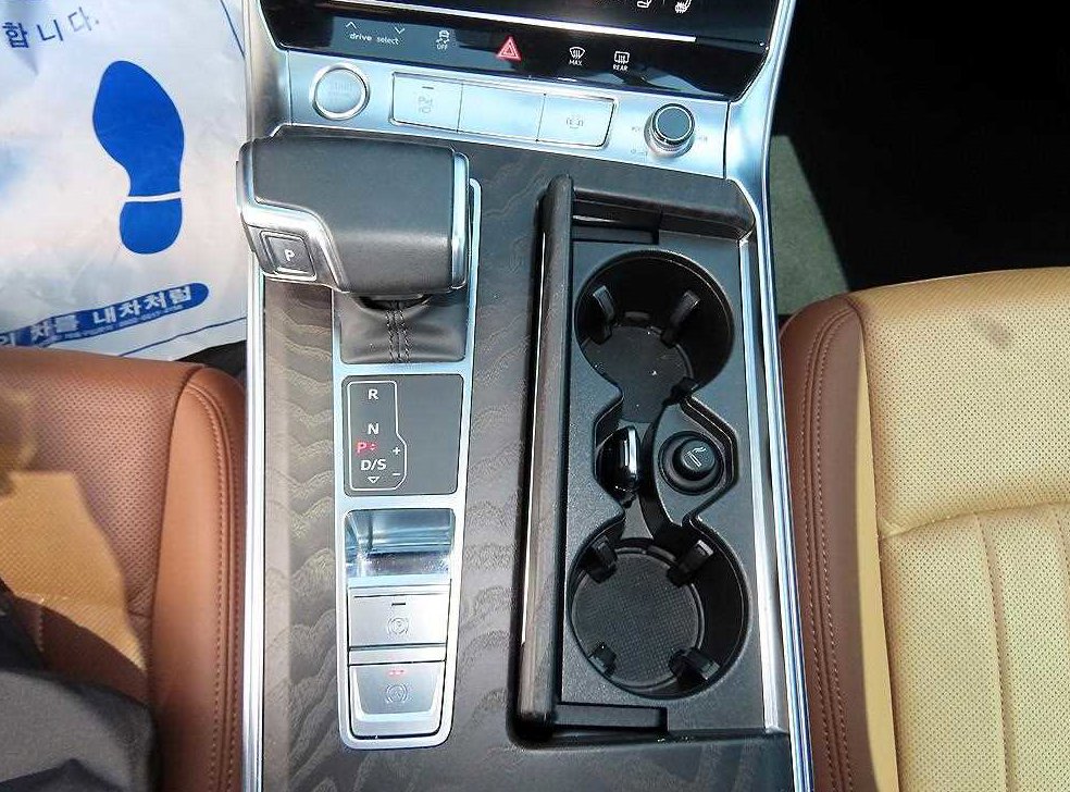 아우디 A6 45 TFSI 콰트로 프리미엄 사진 11