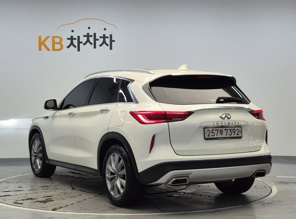 인피니티 QX 2.0 VC-T 에센셜 사진 2