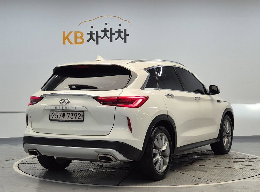 인피니티 QX 2.0 VC-T 에센셜 사진 3