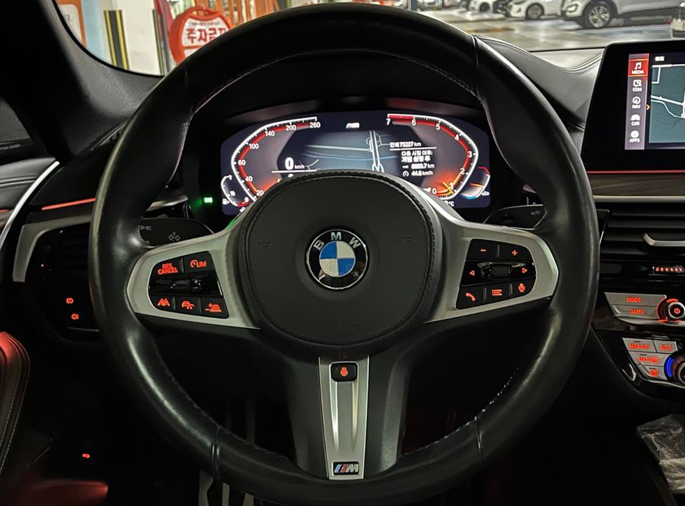 BMW 5시리즈 520i M 스포츠 사진 11