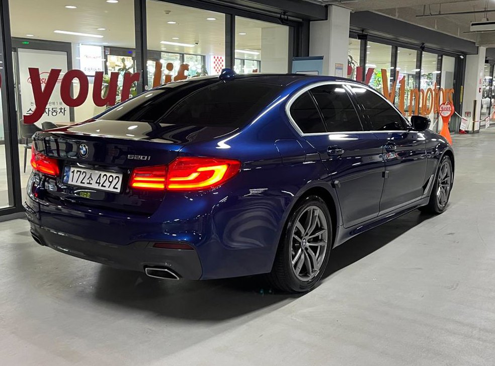 BMW 5시리즈 520i M 스포츠 사진 4