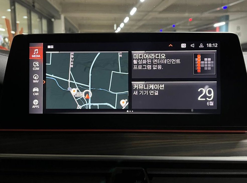 BMW 5시리즈 520i M 스포츠 사진 9