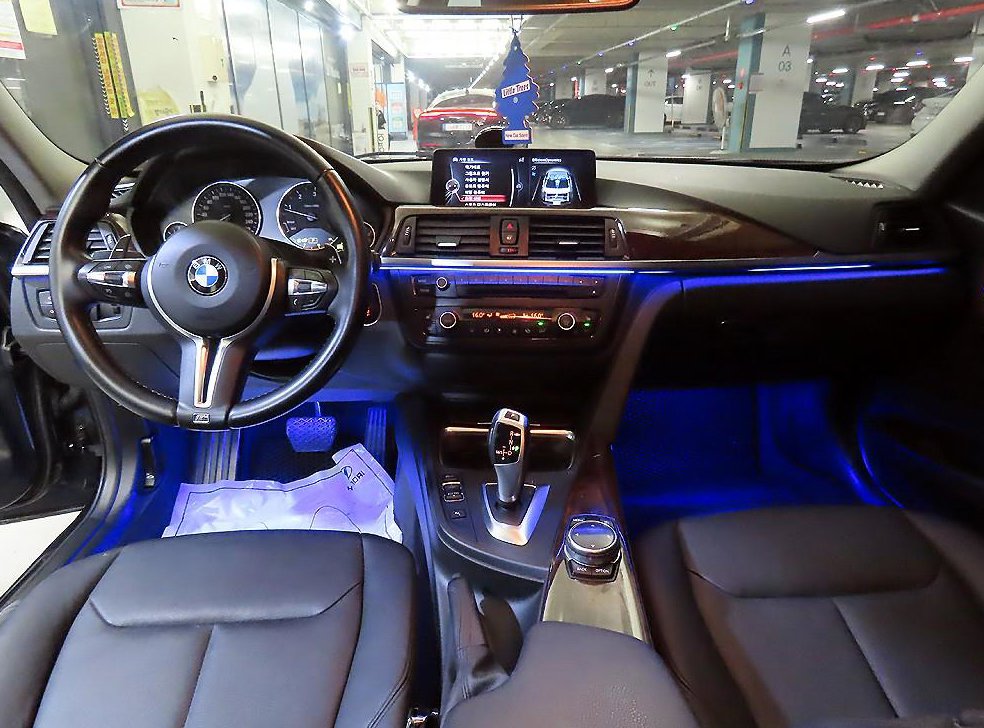BMW 3시리즈 320d 사진 10