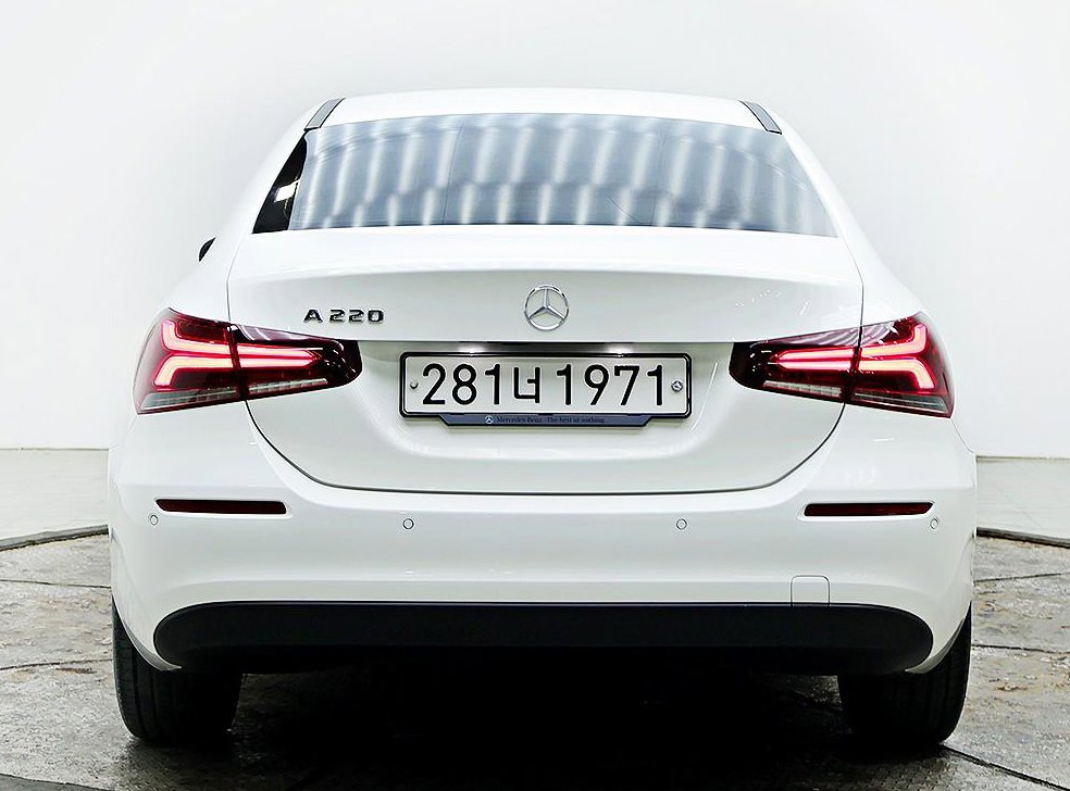 벤츠 A 클래스 A220 세단 사진 3