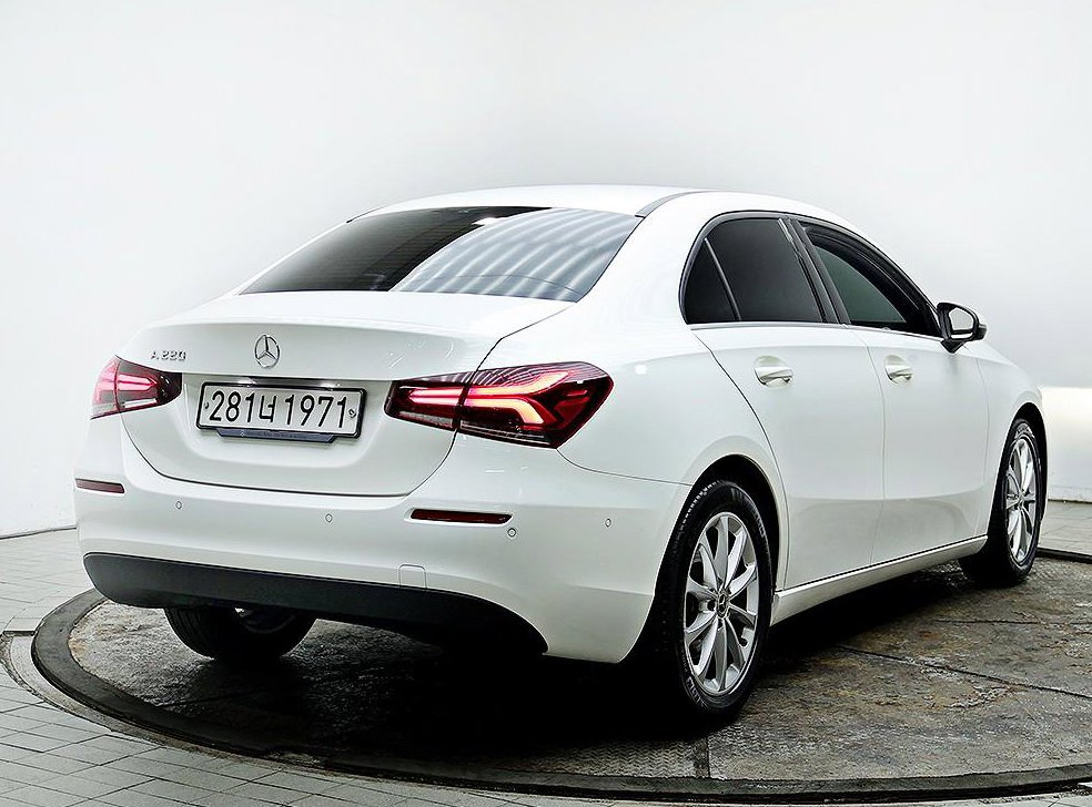 벤츠 A 클래스 A220 세단 사진 4
