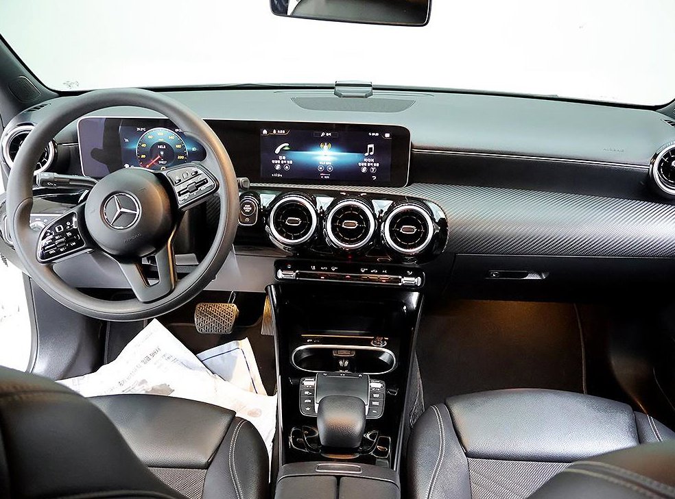 벤츠 A 클래스 A220 세단 사진 5