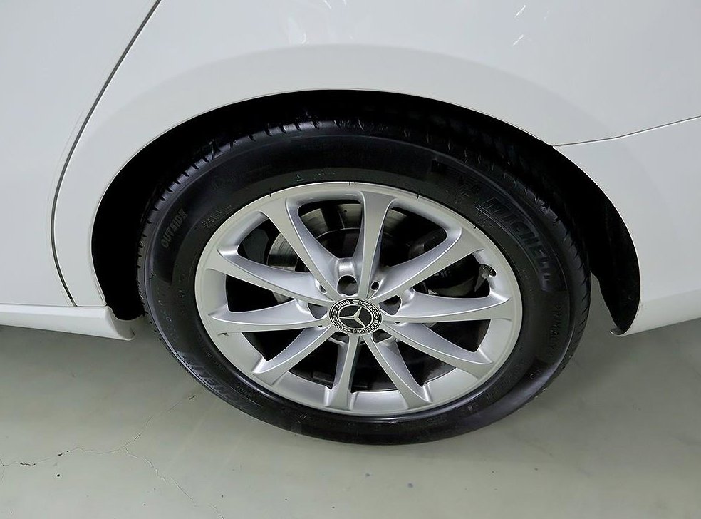 벤츠 A 클래스 A220 세단 사진 8