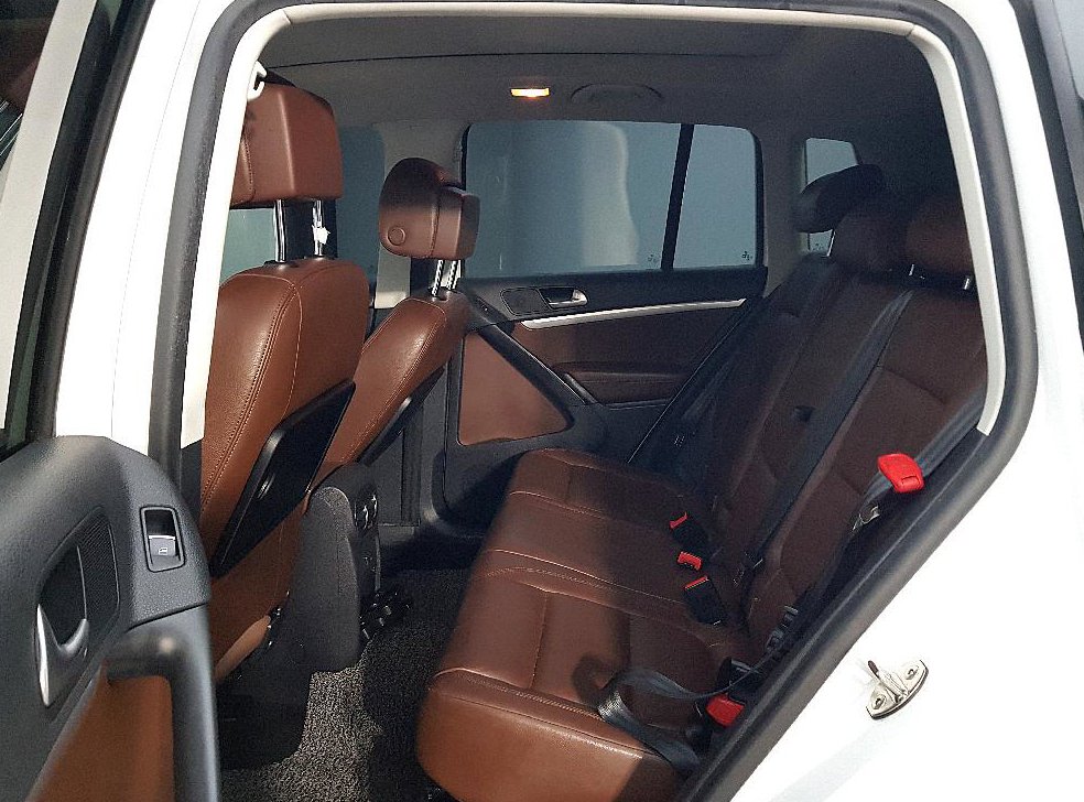 폭스바겐 티구안 2.0 TDI 프리미엄 사진 9