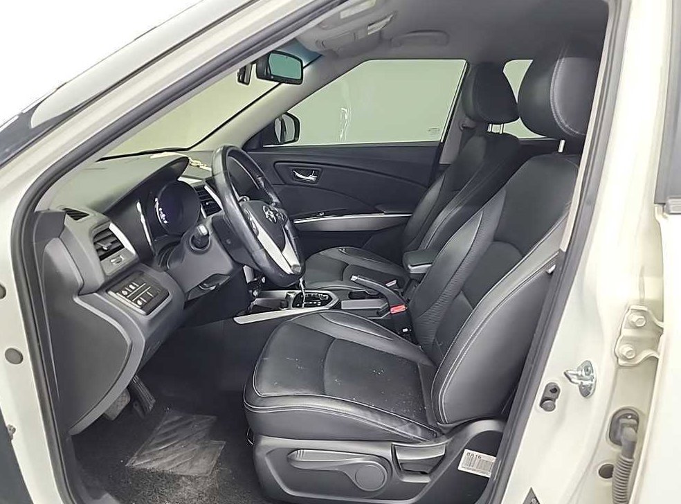 KG모빌리티(쌍용)  티볼리 가솔린 2WD 1.6 LX 사진 10