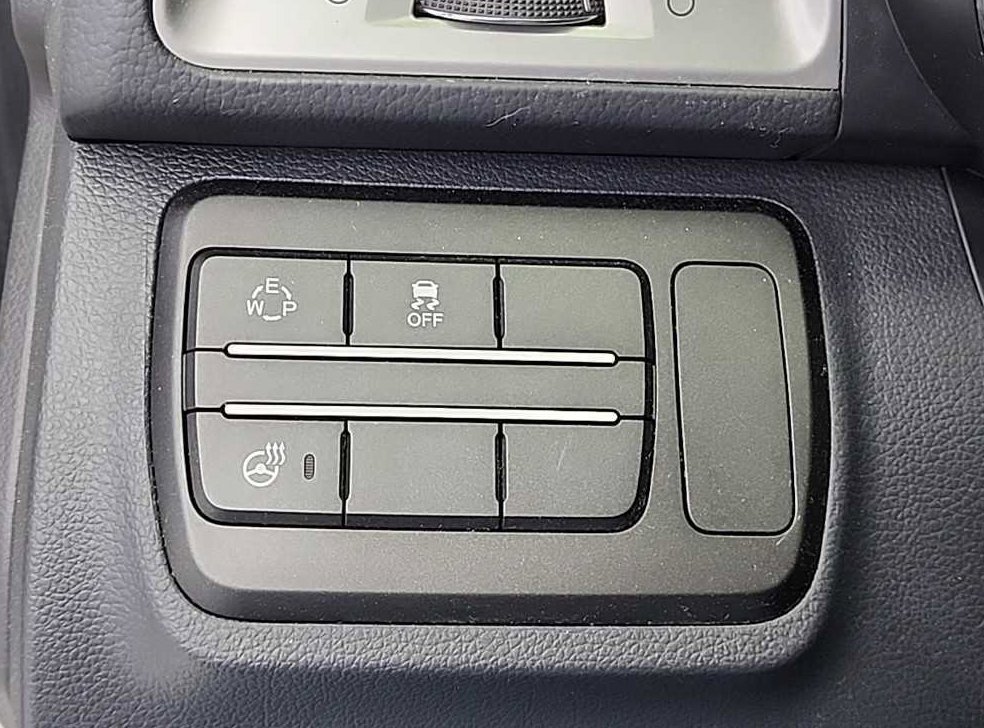 KG모빌리티(쌍용)  티볼리 가솔린 2WD 1.6 LX 사진 16