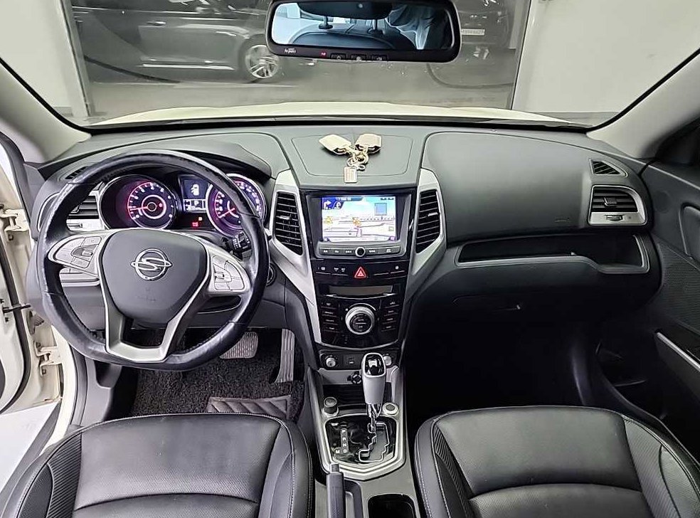 KG모빌리티(쌍용)  티볼리 가솔린 2WD 1.6 LX 사진 6