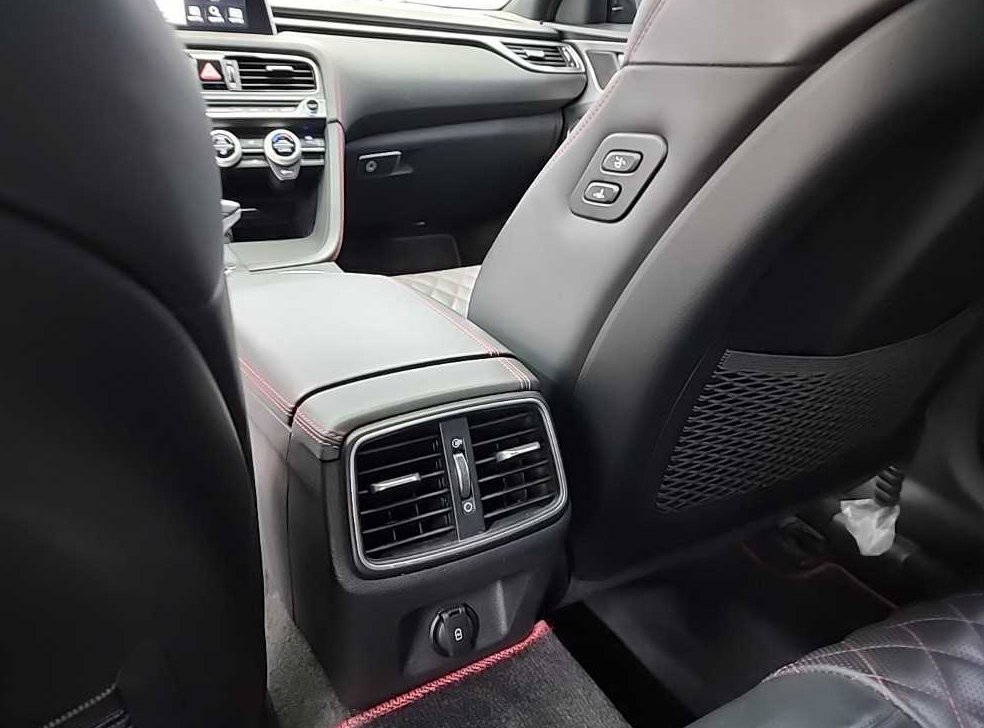 제네시스 G70 3.3T 스포츠 AWD 사진 13