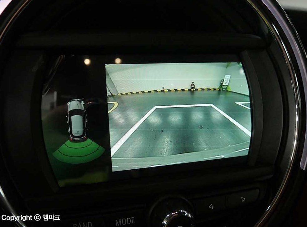 미니 쿠퍼 5도어 에버딘 에디션 사진 16