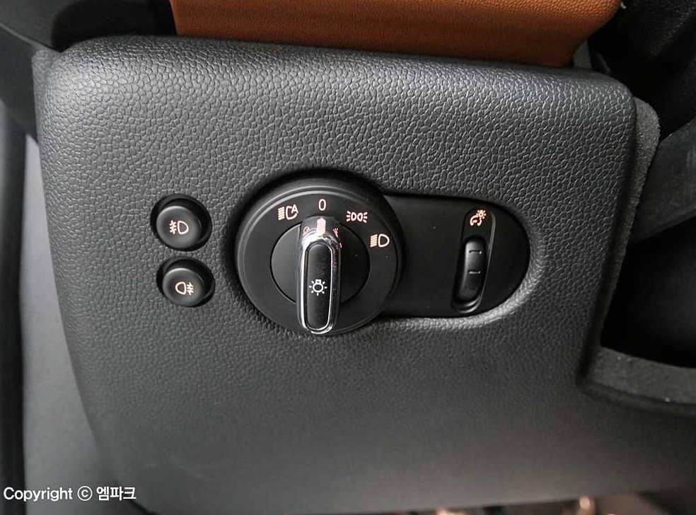 미니 쿠퍼 5도어 에버딘 에디션 사진 17