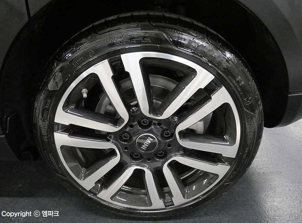 미니 쿠퍼 5도어 에버딘 에디션 사진 18